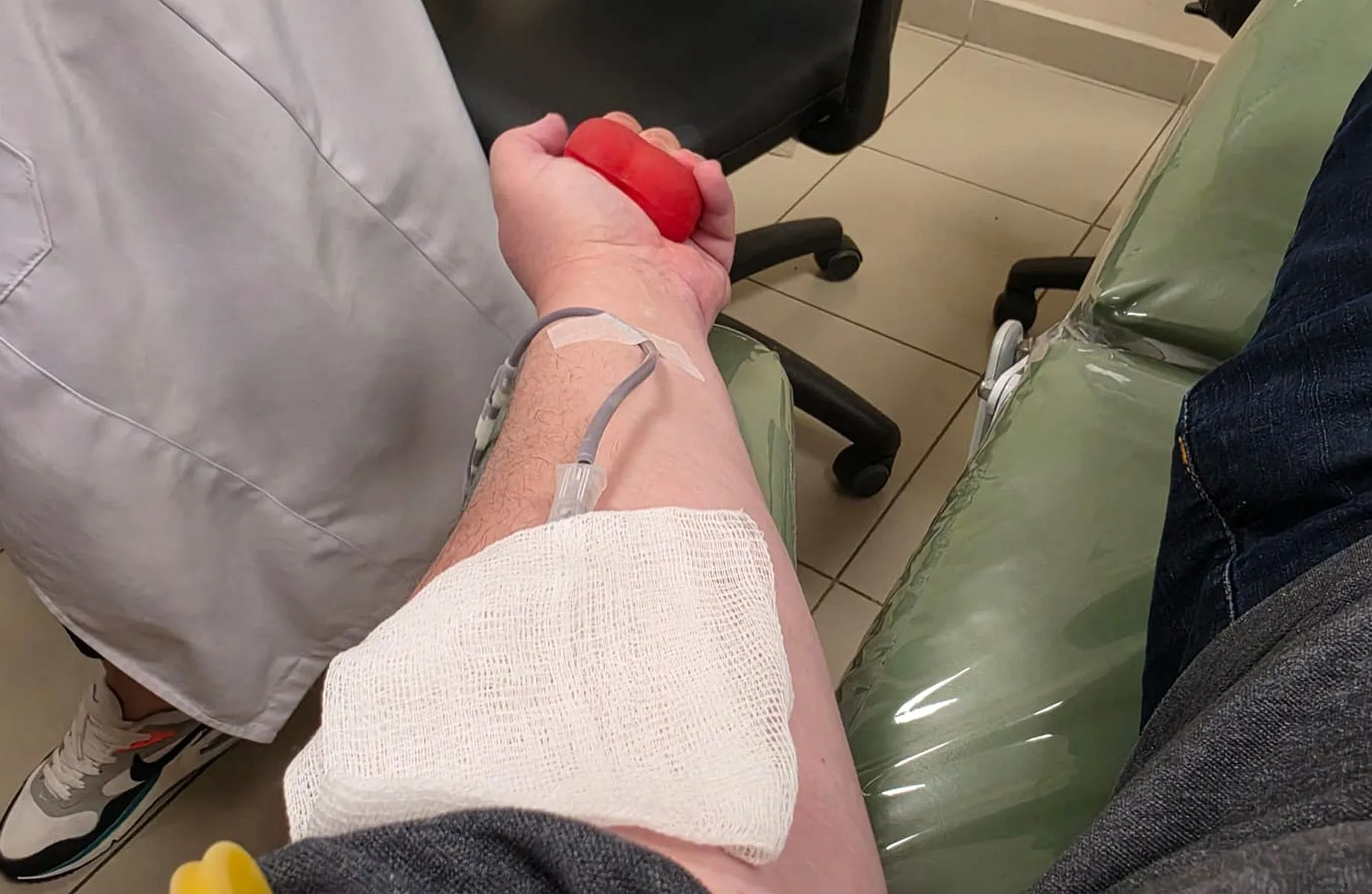 Estoques de sangue entram em nível crítico e hospital de Curitiba faz apelo por doadores