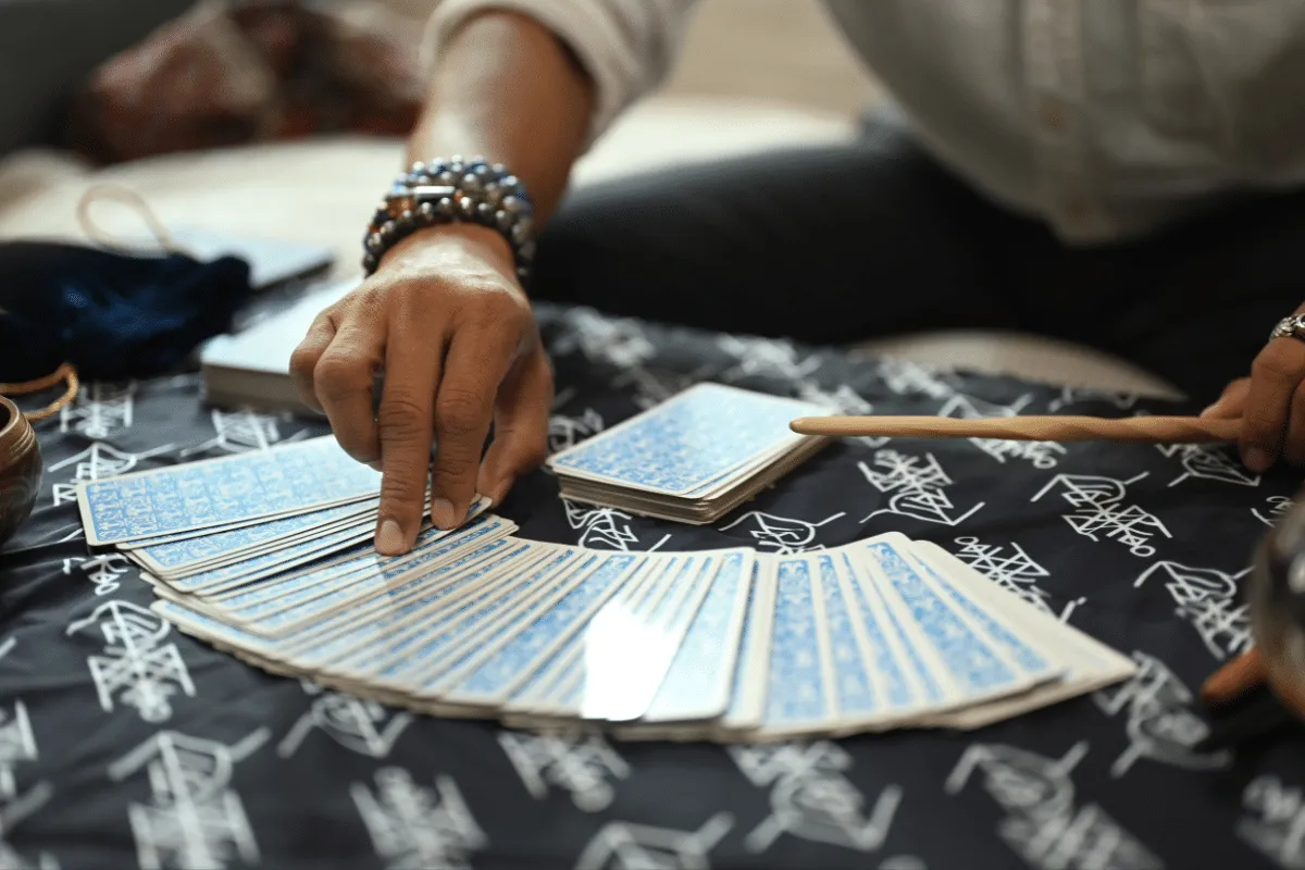 Tarot do dia: previsão para os 12 signos em 24/09/2026
