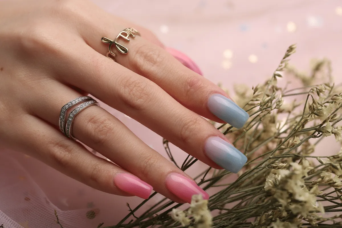 Syrup Nails: unhas com efeito translúcido são a aposta da primavera