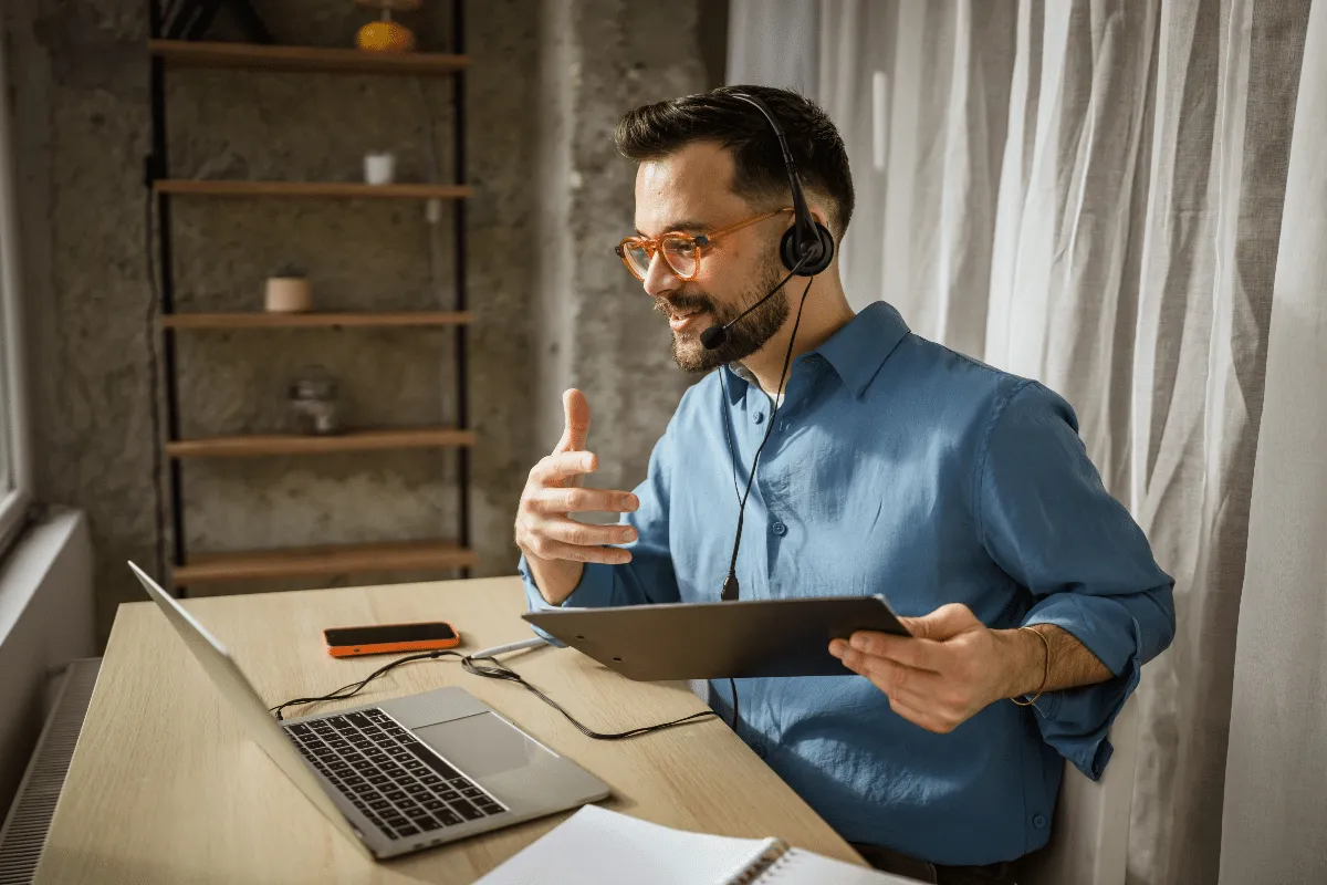 Inglês no trabalho: 7 frases úteis para lidar com perguntas inesperadas em reuniões