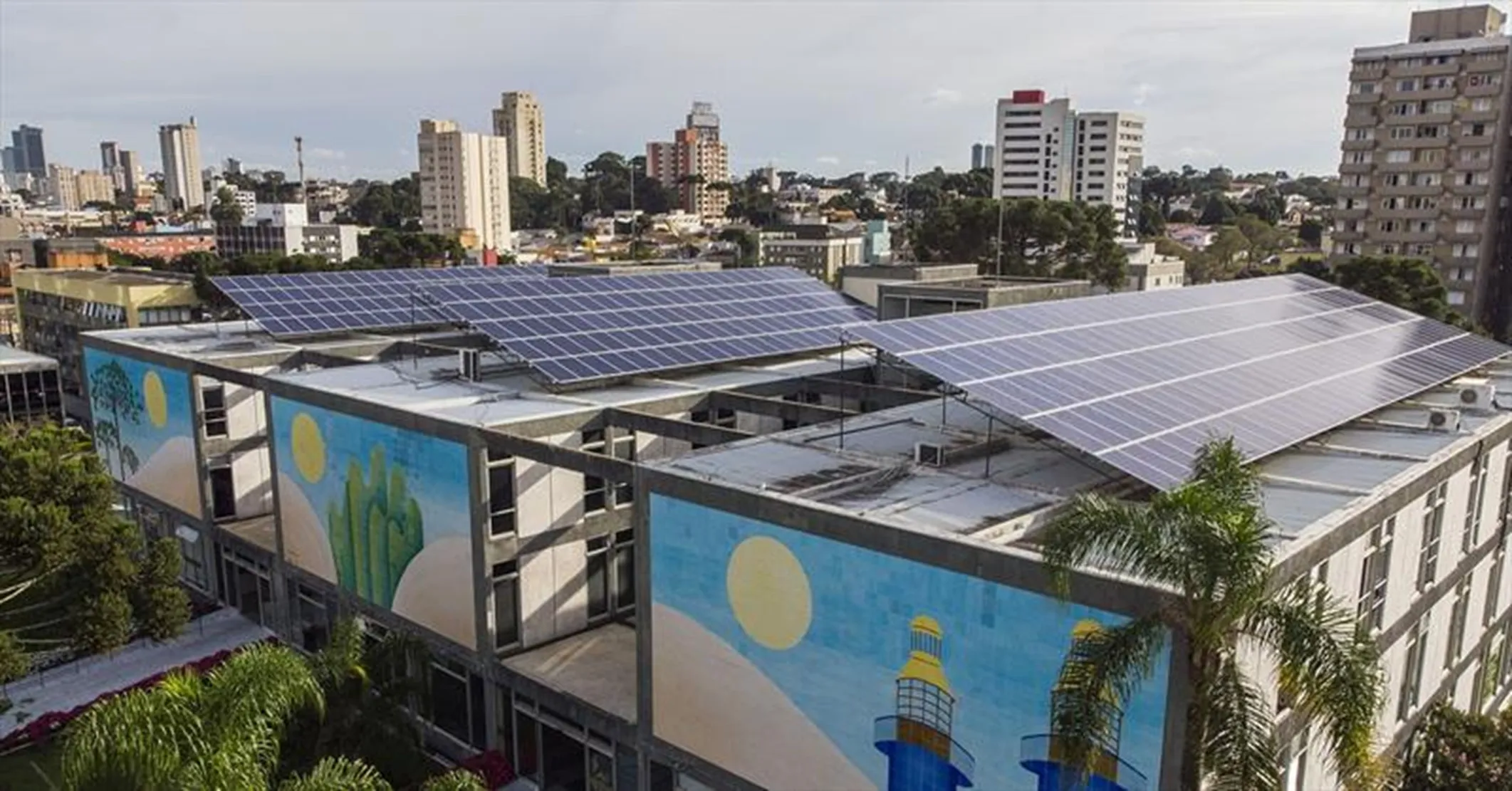 Prefeitura de Curitiba anuncia concurso com 348 vagas em 10 cargos
