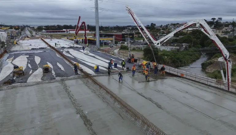Novo viaduto de ligação entre Curitiba e Pinhais entra em fase final