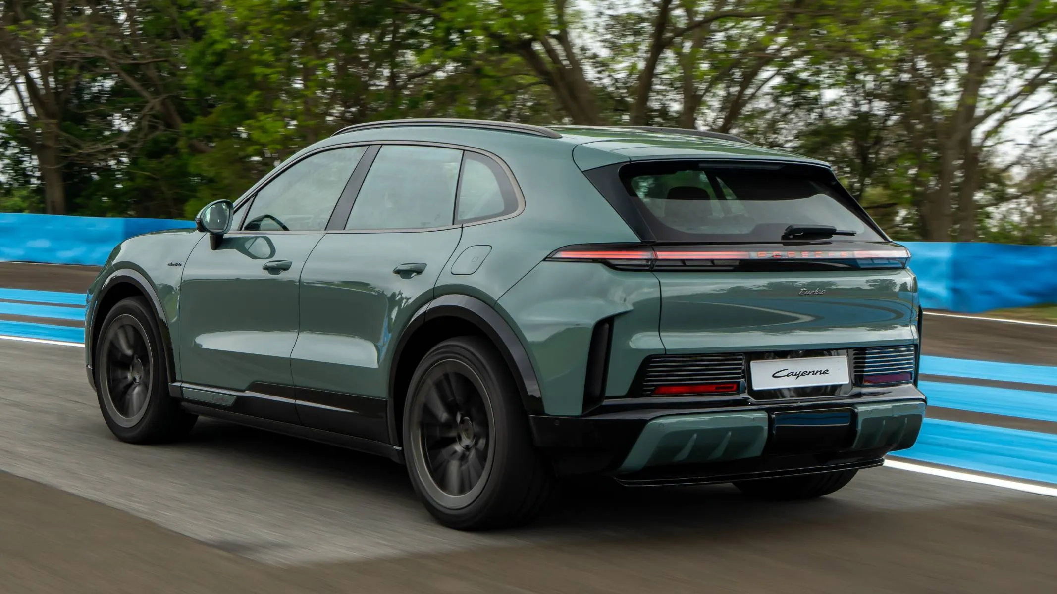 Porsche Cayenne Electric estreia com até 1.156 cv e preço inicial de R$ 900 mil
