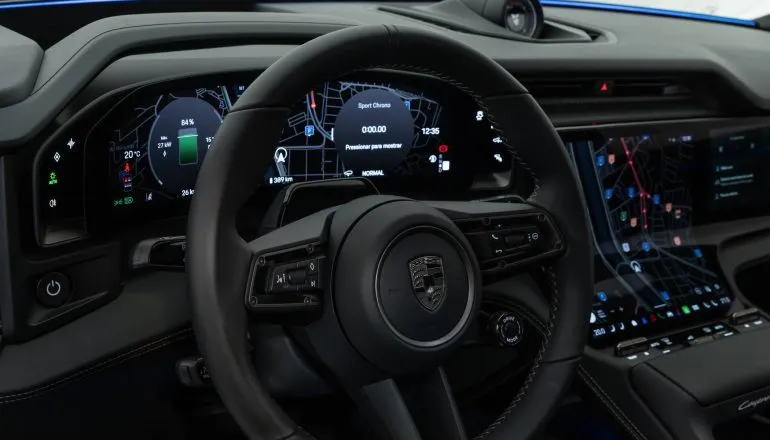 Porsche Cayenne Electric interna: Cayenne Turbo Electric é o modelo de produção mais potente da marca, entregando até 1.156 cv.