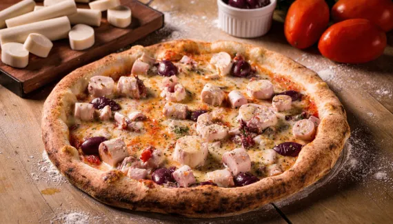 Que tal pizza na sexta-feira à noite? Aprenda essa receita de palmito com azeitonas 