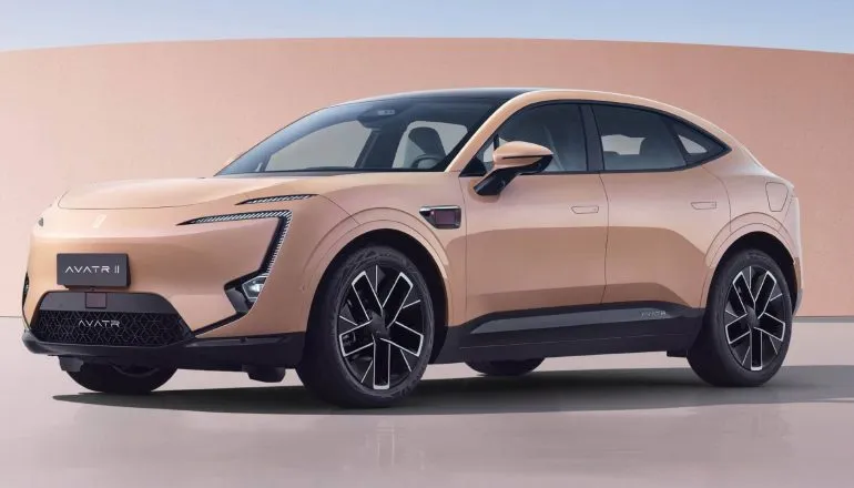 O SUV elétrico AVATR 11 traz design frontal exclusivo e rodas de 22 polegadas.