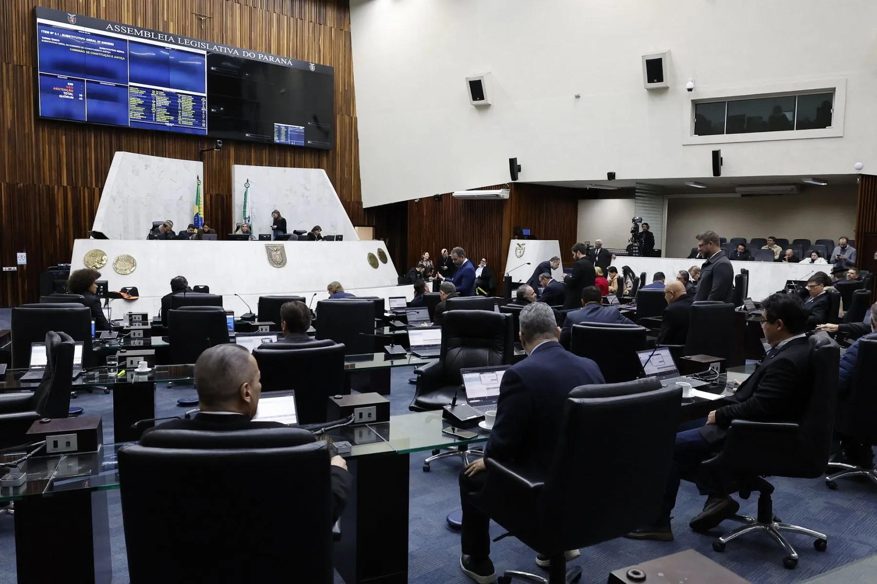 Paranaenses vão escolher 54 representantes para a Alep em 2026