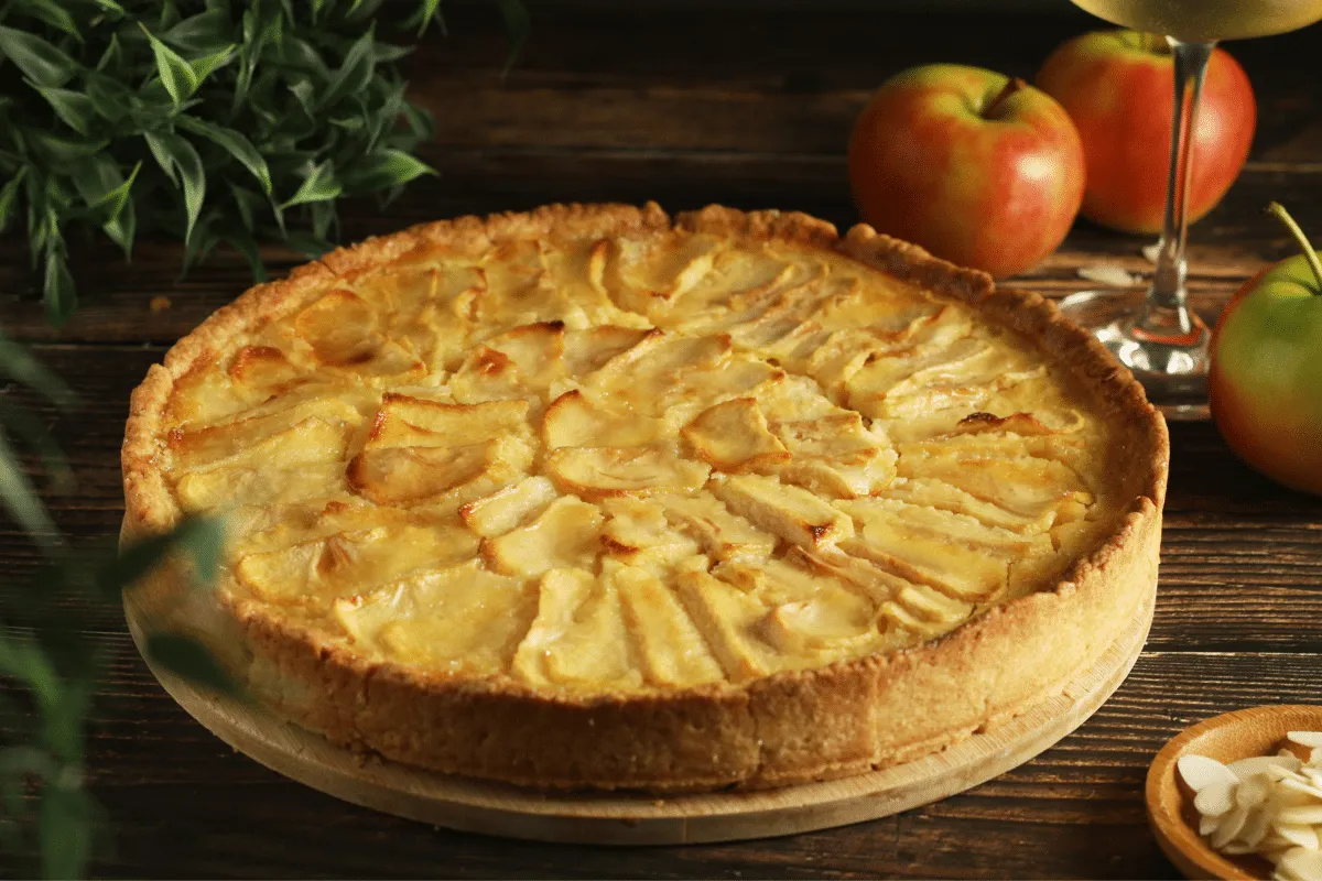 Tem maçã em casa? Aprenda a fazer esta torta prática para o lanche da tarde