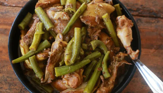Frango caipira com quiabo: aprenda a fazer essa receita tradicional da culinária mineira