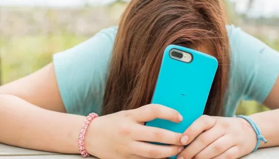 Controle parental no WhatsApp: como ativar a função para pais no celular dos jovens