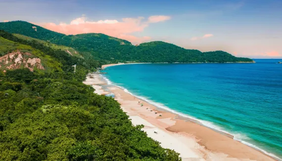 São Sebastião: conheça o melhor do litoral paulista, com belas praias e natureza exuberante 