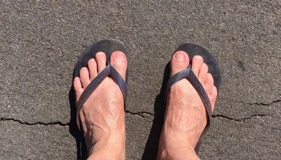 Posso votar de sunga ou de chinelo? Veja o que pode e não pode na eleição