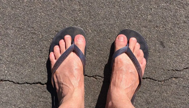 Posso votar de sunga ou de chinelo? Veja o que pode e não pode na eleição