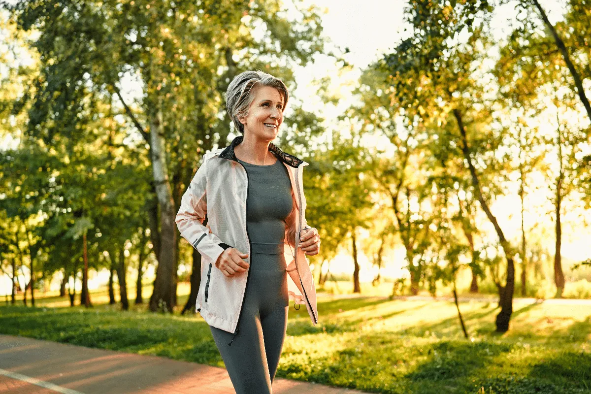 Atividade física e menopausa: veja exercícios que favorecem a saúde nessa fase da vida