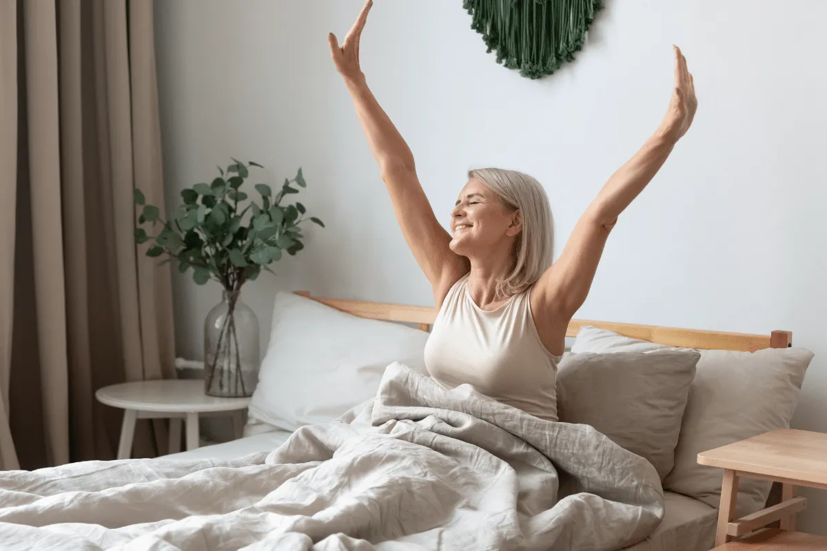 Você se levanta da cama do jeito certo? Veja como proteger a coluna