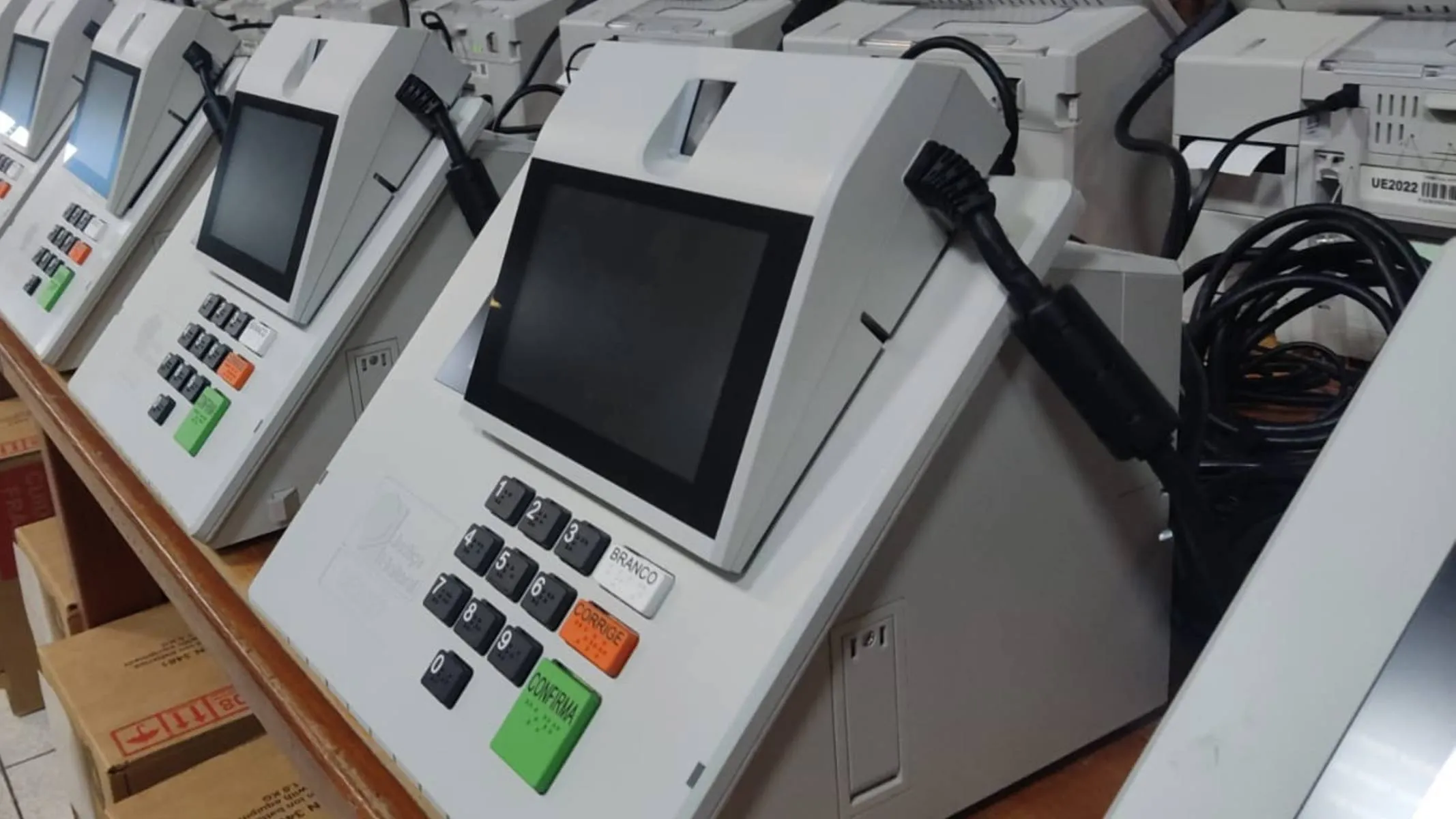 Imagem mostra a urna eletrônica das eleições 2026