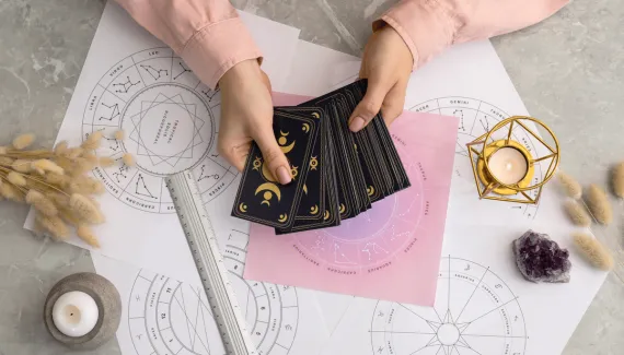 Tarot do dia: previsão para os 12 signos em 04/10/2026