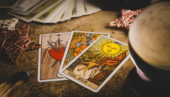Tarot semanal: previsão para os signos de 05 a 11 de outubro de 2026