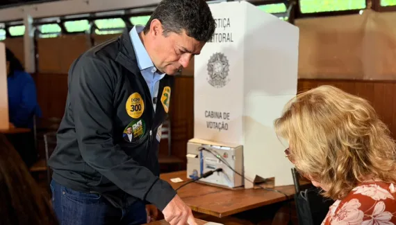 Moro vota em Curitiba e defende decisão sobre Deltan: “É assim que as coisas devem proceder”