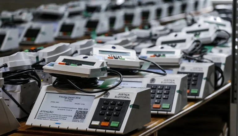 Votação é prorrogada até às 19 horas em todo o Brasil, decide STF
