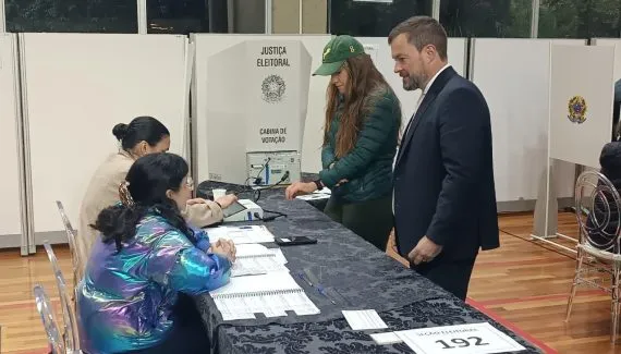 Presidente do TRE-PR percorre locais de votação em Curitiba e Região Metropolitana