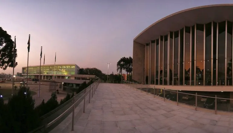 Assembleia Legislativa do Paraná terá 4 ex-prefeitos entre os novos deputados em 2027