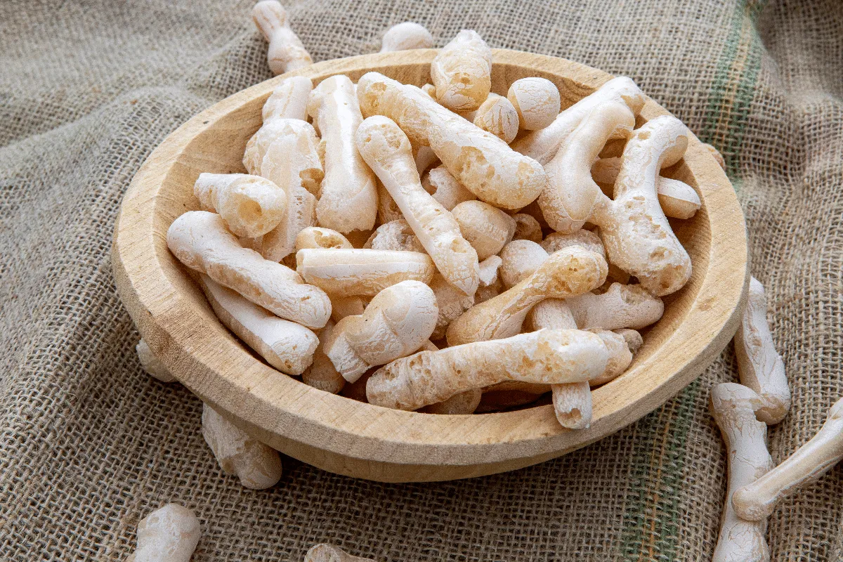 Quer um lanche da tarde leve? Aprenda essa receita fácil de biscoito de polvilho