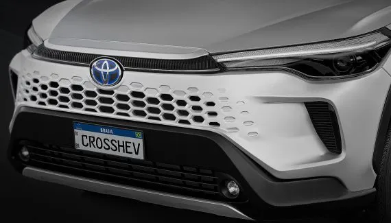 Toyota Corolla Cross XRV Hybrid chega por R$ 213.990 na linha 2027
