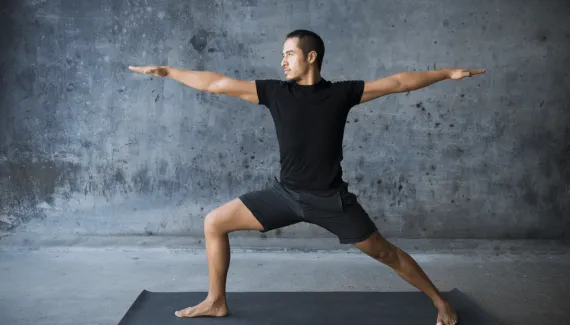 Yoga contra a insônia: veja como a prática pode ajudar a dormir melhor