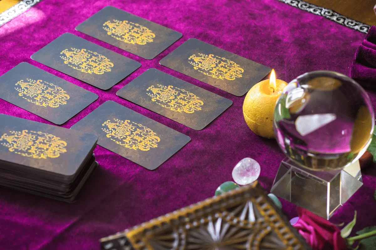 Tarot do dia: previsão para os 12 signos em 06/10/2026