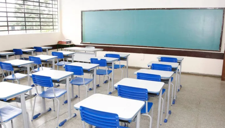 Professor de escola estadual vira réu após denúncias de abuso de alunas no Paraná