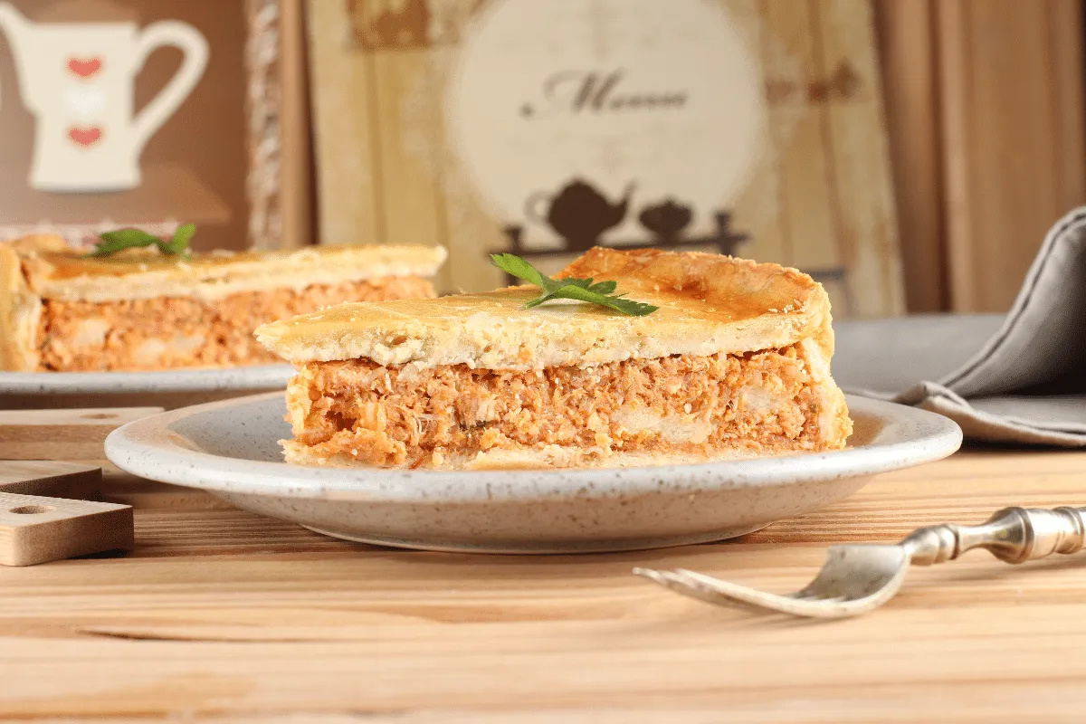 Torta de frango com massa podre: aprenda a receita para o lanche da tarde