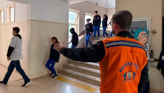 Alerta severo em escola de Curitiba: moradores recebem aviso de simulado do El Niño