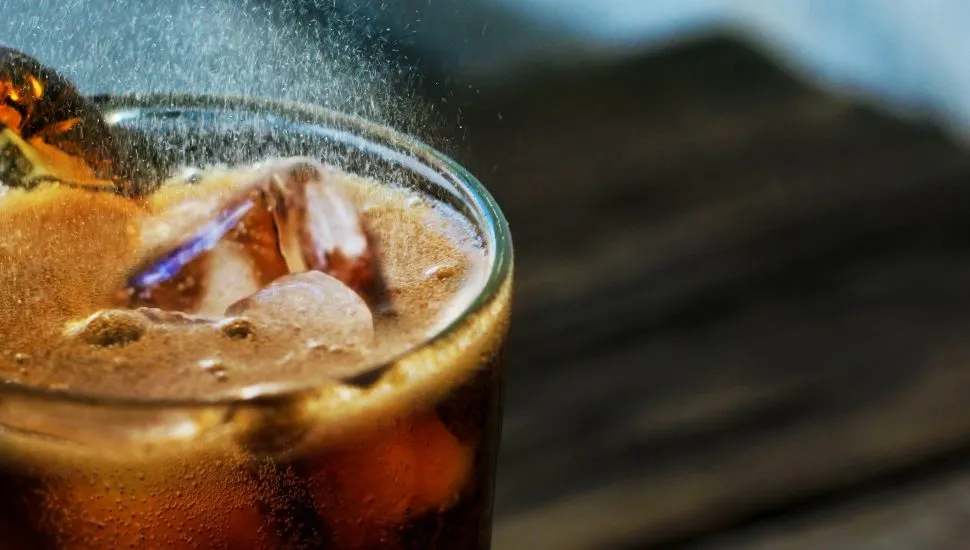Drink faz mistura ousada de Coca-Cola com leite de coco.