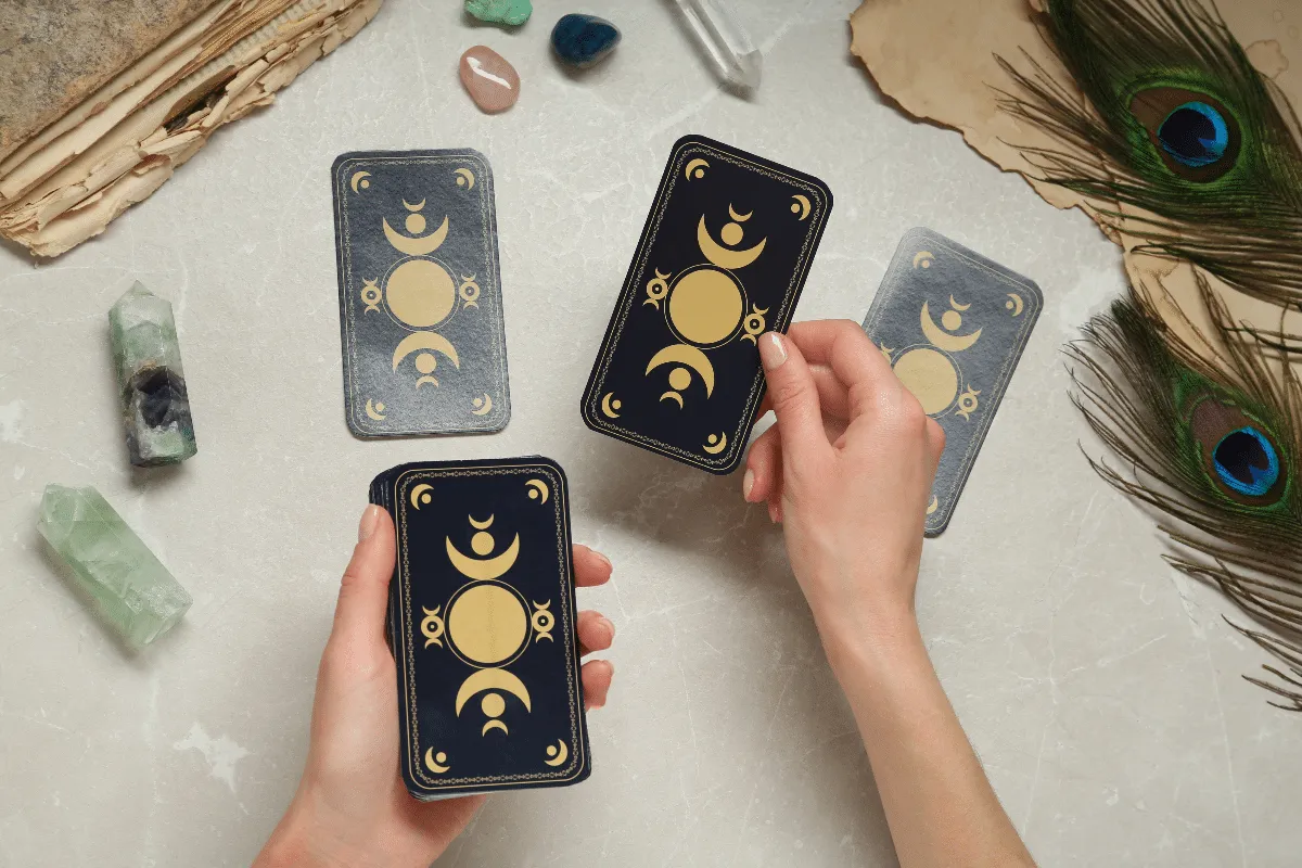 Tarot do dia: previsão para os 12 signos em 08/10/2026