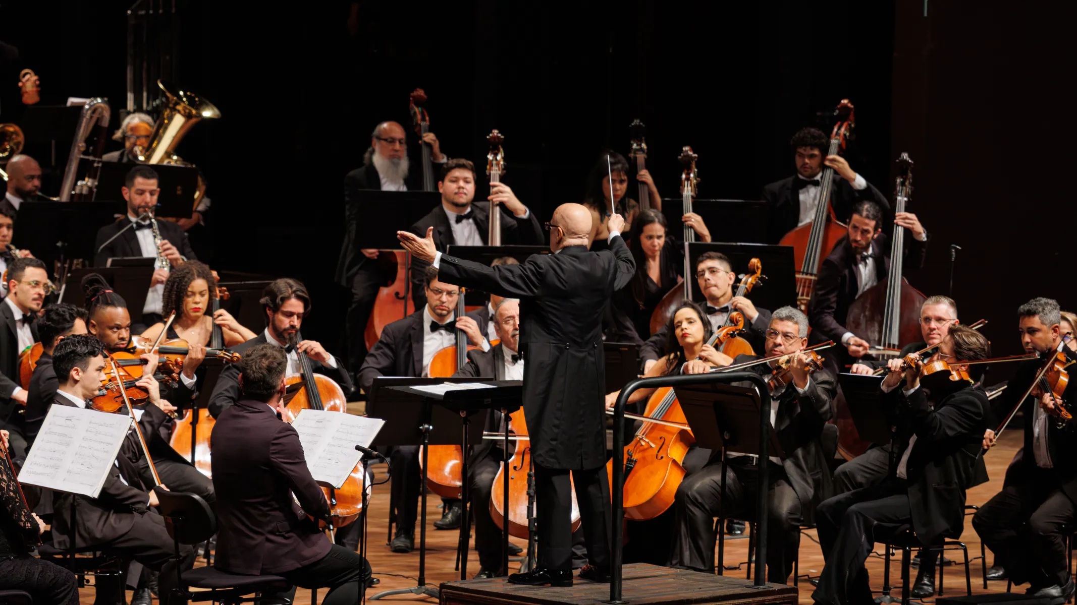 O que fazer em Curitiba? Quinta (8) tem teatro, orquestra sinfônica e feira internacional