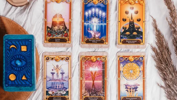 Tarot do dia: previsão para os 12 signos em 09/10/2026