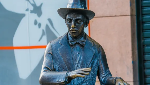 “Tudo vale a pena se a alma não é pequena”: o que Fernando Pessoa quis dizer?