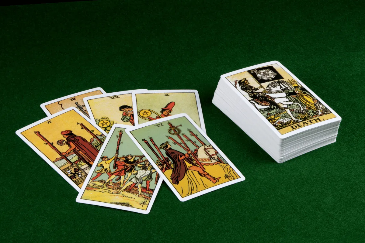 Tarot do dia 10/10/2026: as cartas apontam alegrias e conquistas para alguns signos