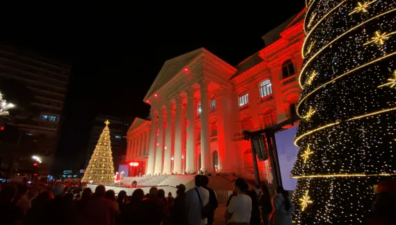 Mais de 500 mil turistas: Natal de Curitiba deve injetar R$ 800 milhões na economia
