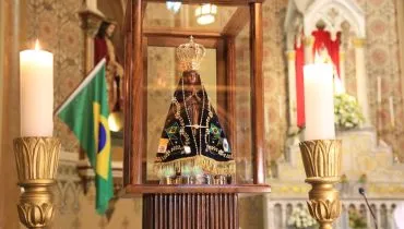 Missa na Catedral de Curitiba celebra Nossa Senhora Aparecida, no dia 12 de outubro de 2015. Foto: Ivonaldo Alexandre / Arquivo / Gazeta do Povo