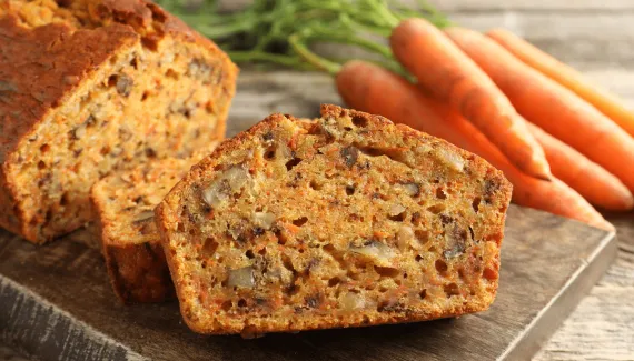 Tem cenoura em casa? Aprenda a preparar este bolo com amêndoas para o lanche da tarde