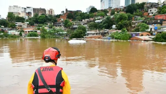 Itaipu amplia vazão de água após chuvas e monitora áreas próximas ao rio Paraná
