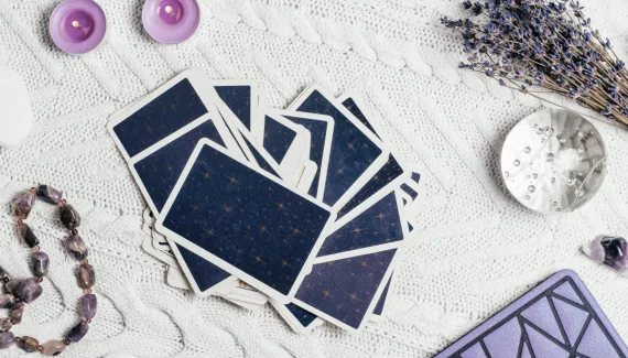 Tarot do dia: previsão para os 12 signos em 14/10/2026