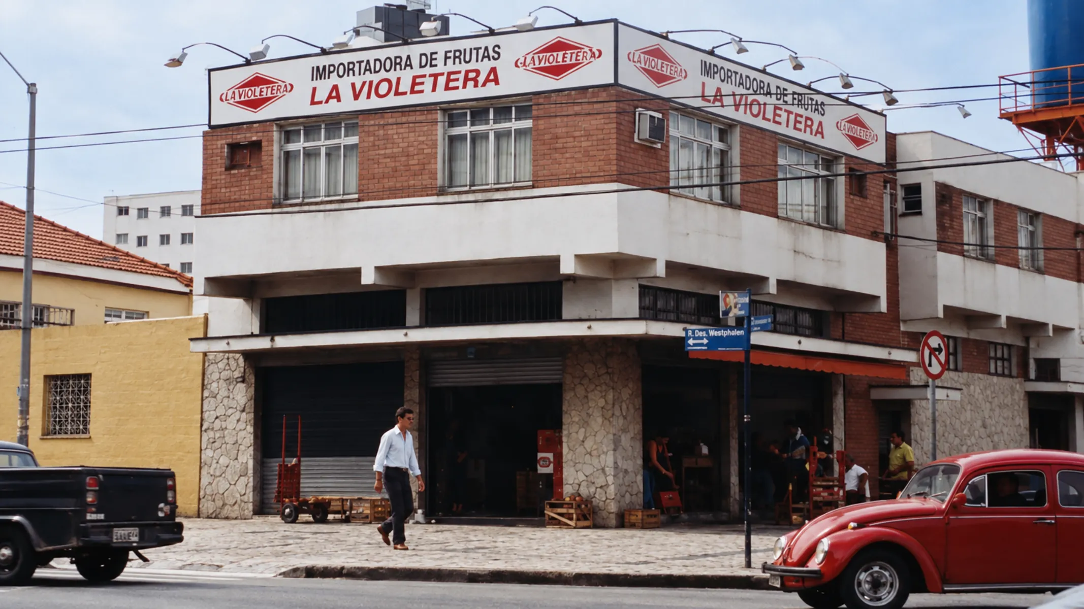 De frutas vendidas nas ruas de Curitiba a uma marca nacional: La Violetera completa 98 anos