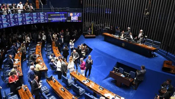 Fim da escala 6x1 aprovada: como votaram os senadores do Paraná