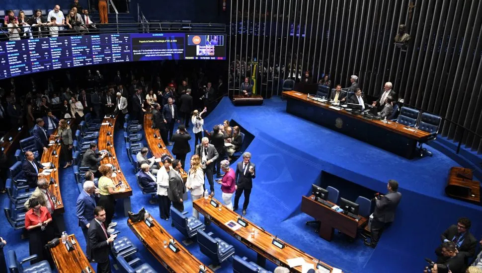 Votação da PEC do fim da escala 6x1 no Senado.