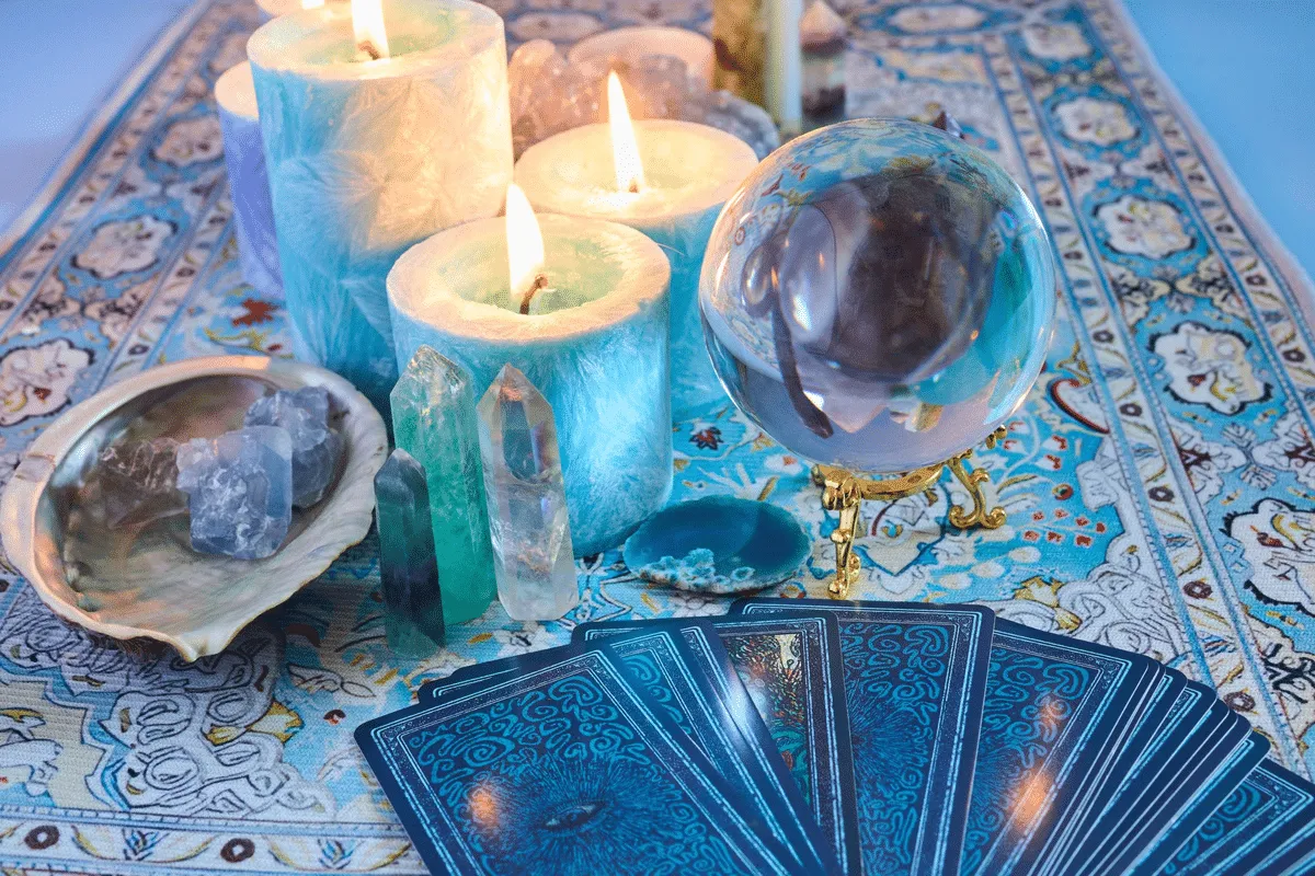 Tarot do dia: previsão para os 12 signos em 15/10/2026