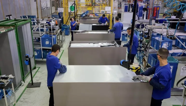 Como os setores produtivos do Paraná reagiram à aprovação da PEC do fim da escala 6x1