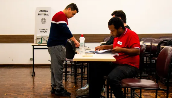 Eleitores de sete cidades do Paraná terão de votar em outro endereço no segundo turno